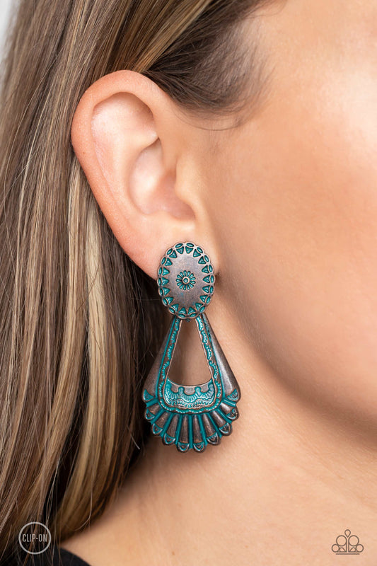 Casablanca Chandeliers - Brass Earring